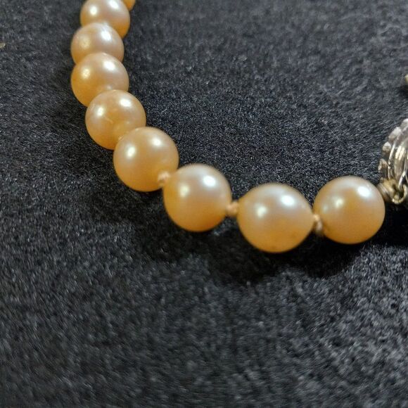 Vintage Faux Pearl Choker Necklace - Picture 7 of 9